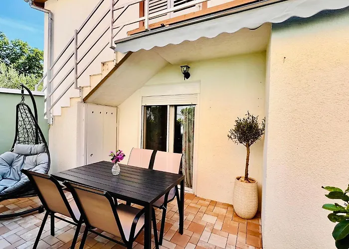 Beautiful In Пакоштане