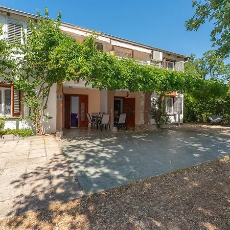 Apartment Beautiful In Pakostane